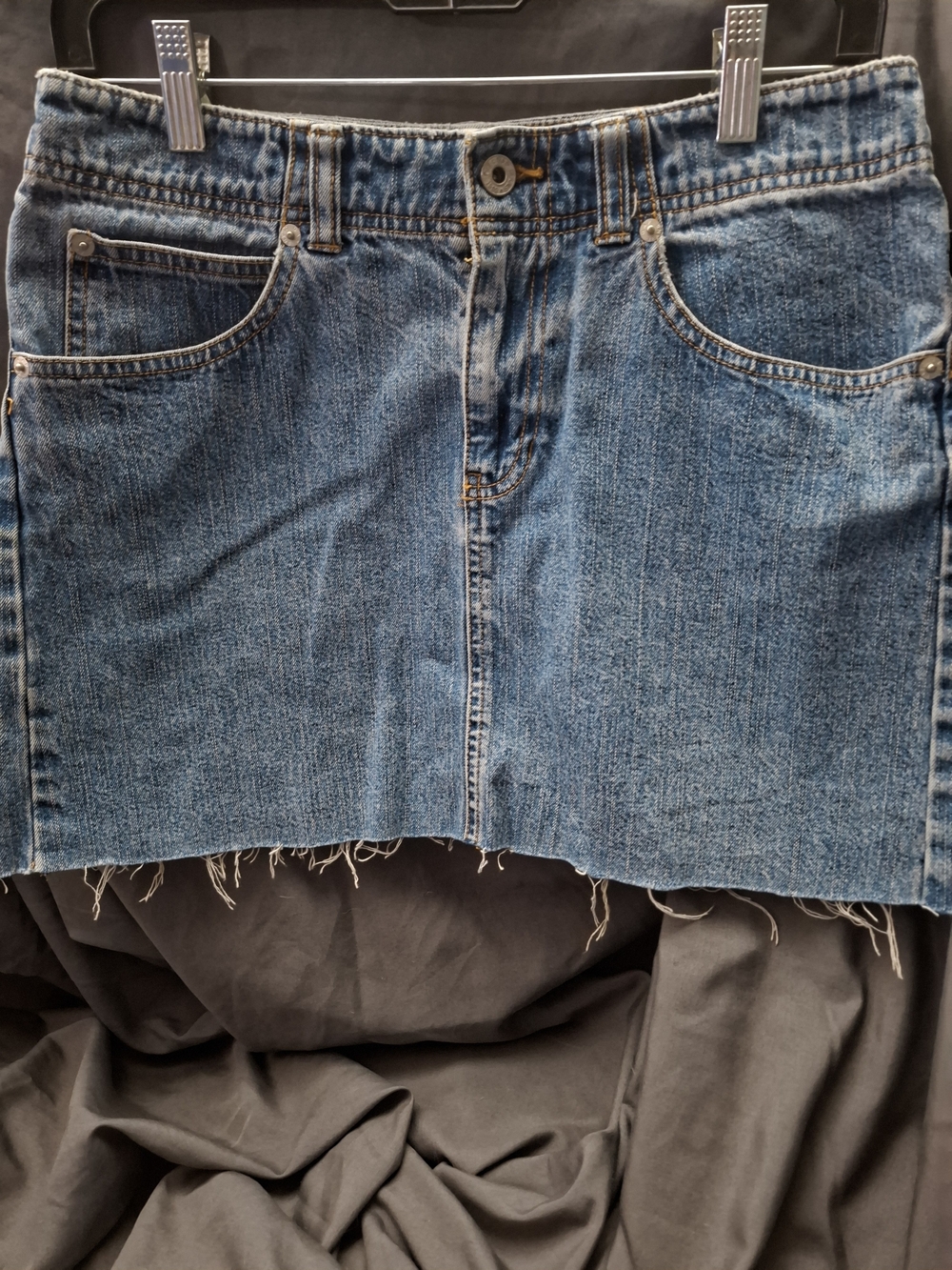 GAP Factory Outlet Light Blue Denim Skirt with Contrast Stitching Size 6